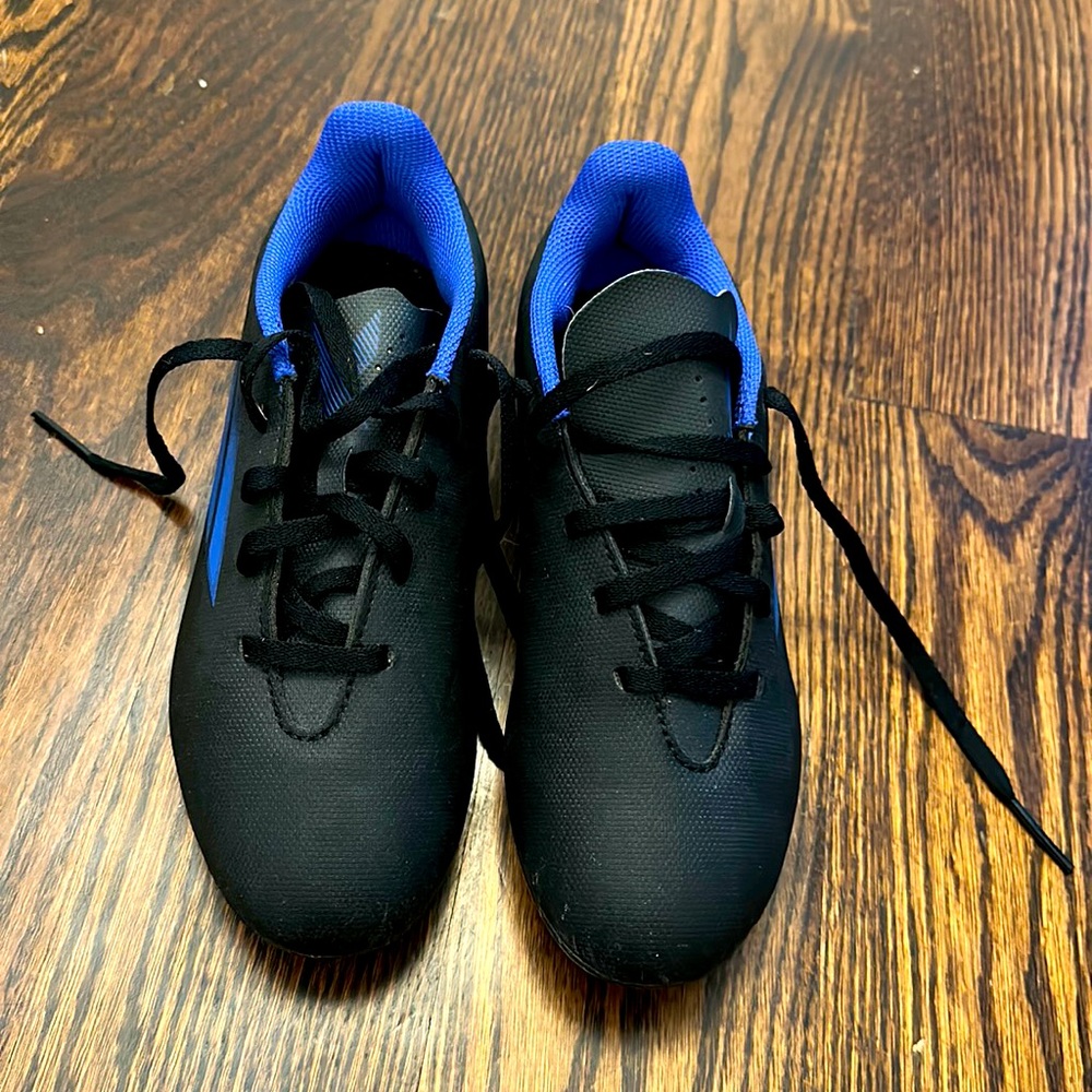 Adidas Speedflow 4 Boys Soccer Cleats Size 4